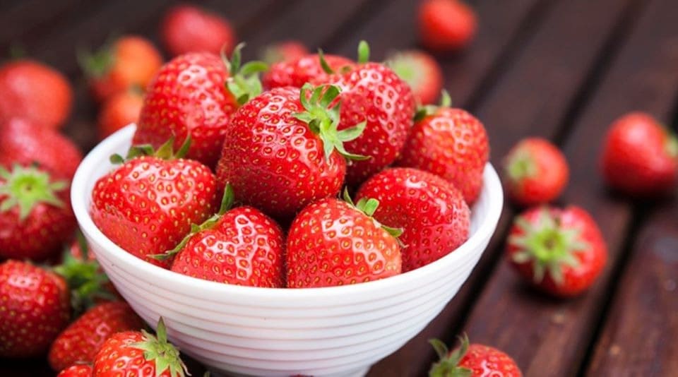 Dâu tây - Lý Nhã Kỳ: "Ăn sáng như bà hoàng", giảm cân nhanh gọn nhờ những loại trái cây