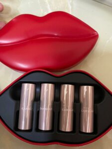 Carslan là thương hiệu mỹ phẩm Trung Quốc luôn duy trì sự nhạy bén về xu hướng thời trang và mỹ phẩm cho người trẻ.