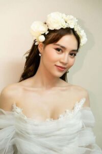 Cố định lớp trang điểm bằng xịt trang điểm