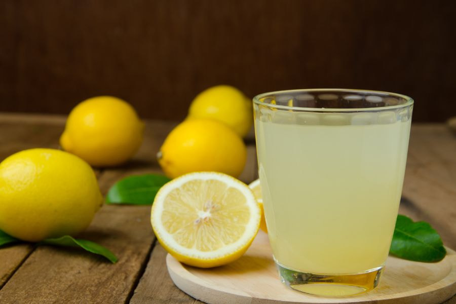 Nước chanh tươi đốt mỡ thừa
