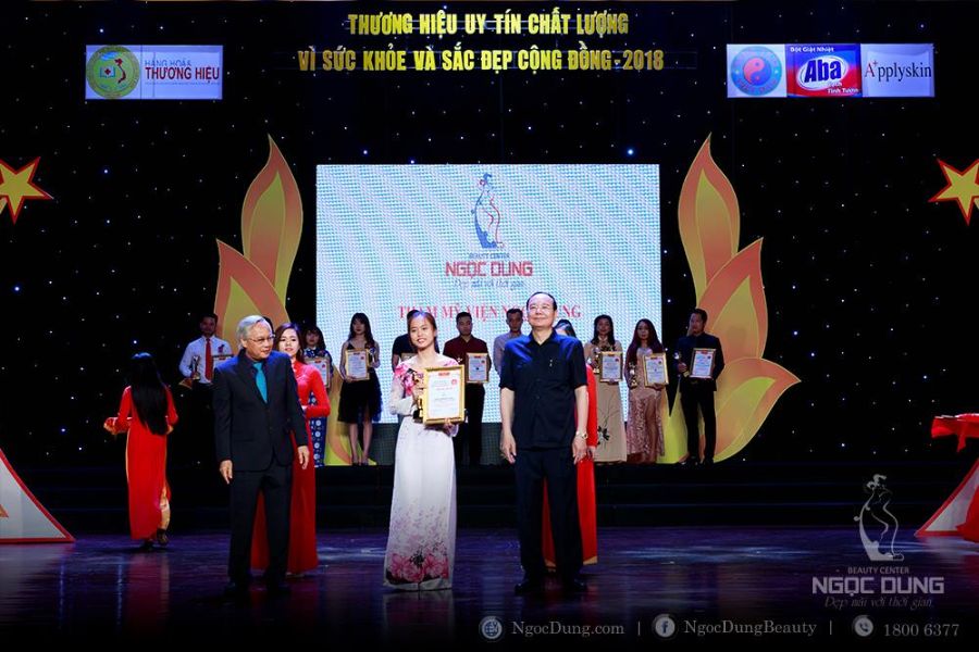TMV Ngọc Dung nhận giải thưởng thương hiệu uy tín chất lượng vì sức khỏe và sắc đẹp cộng đồng 2018