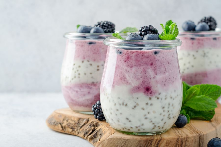 Sữa chua hạt chia cho bữa sáng giảm cân