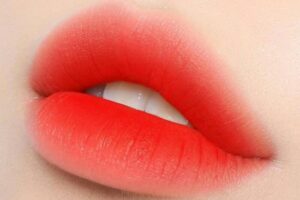 phun môi charm baby là gì