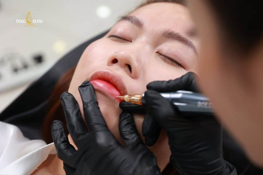 Ngọc Dung mang đến dịch vụ phun xăm môi chất lượng và an toàn
