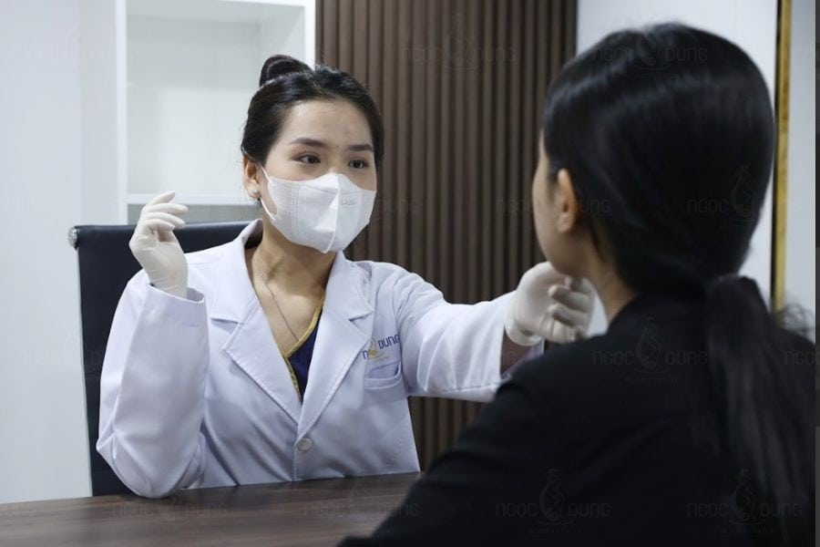 Việc kiên trì theo đúng phác đồ đóng vai trò quan trọng trong việc làm mờ nám, ổn định sắc tố và hạn chế nguy cơ tái phát