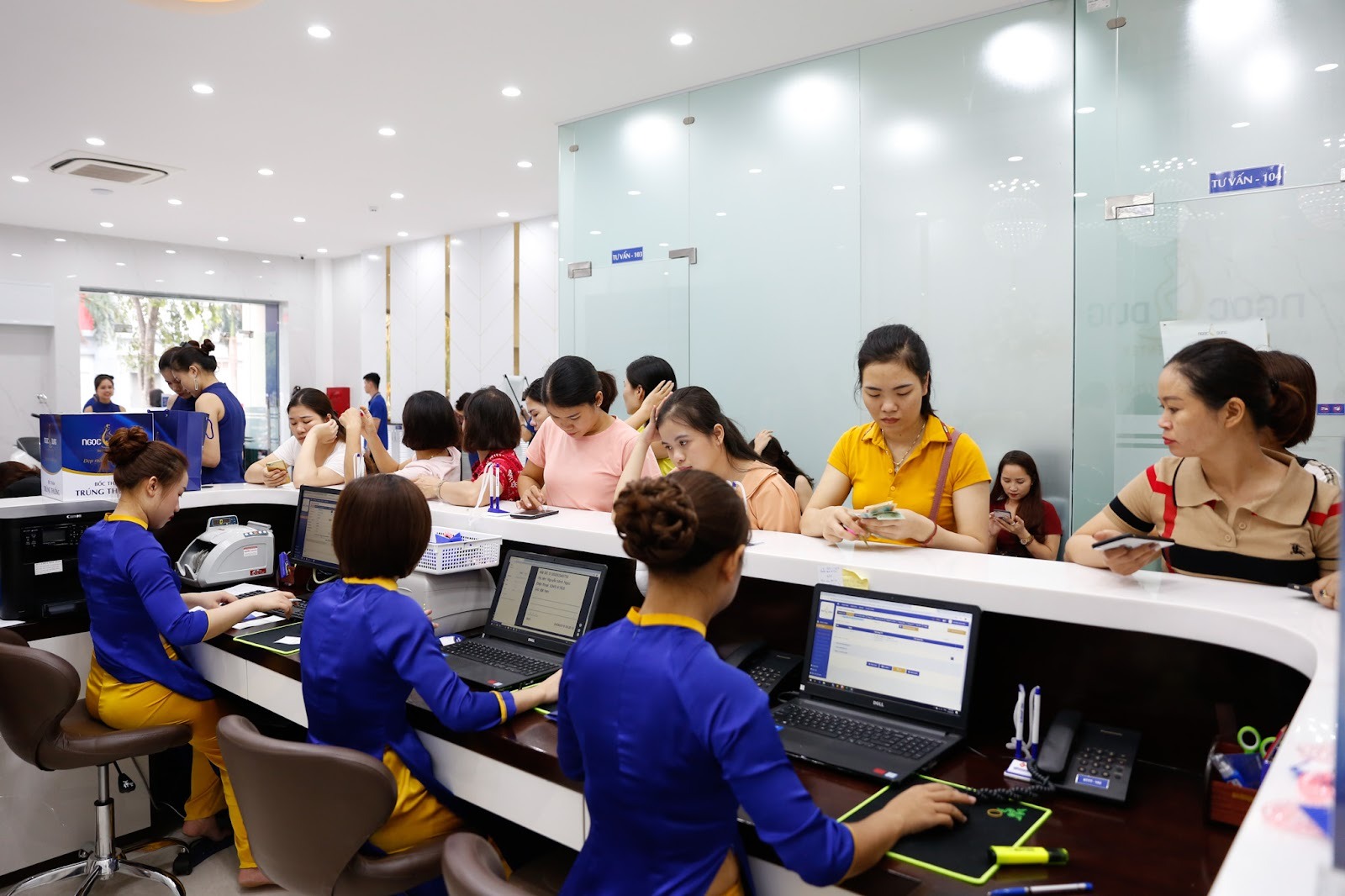 Thẩm mỹ viện Ngọc Dung chăm sóc khách hàng từ tâm