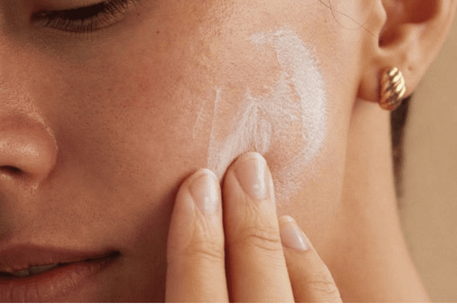 Tretinoin giúp tình trạng da mặt bị nám nhẹ được cải thiện rõ rệt theo thời gian