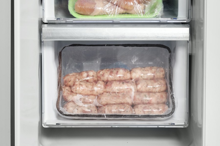 Bảo quản xúc xích trong tủ lạnh