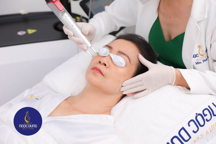 Khách hàng hoàn toàn tin tưởng khi trải nghiệm công nghệ điều trị tàn nhang hiệu quả tại Ngọc Dung Khách hàng hoàn toàn tin tưởng khi trải nghiệm công nghệ điều trị tàn nhang hiệu quả tại Ngọc Dung