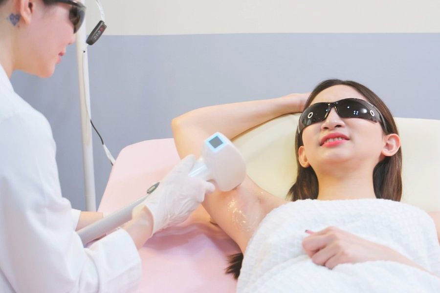 Cách triệt lông nách tại nhà và những giới hạn cần hiểu rõ 6 Triệt lông bằng công nghệ là lựa chọn hàng đầu hiện nay