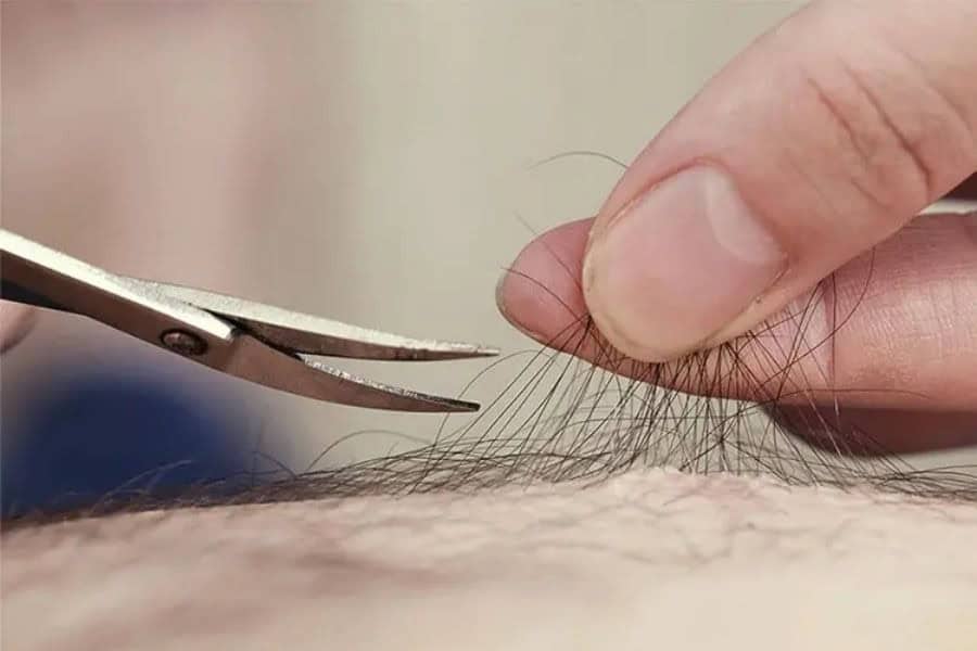 Cắt tỉa lông phù hợp với phái mạnh chỉ cần gọn gàng, không cần da nhẵn mịn hoàn toàn
