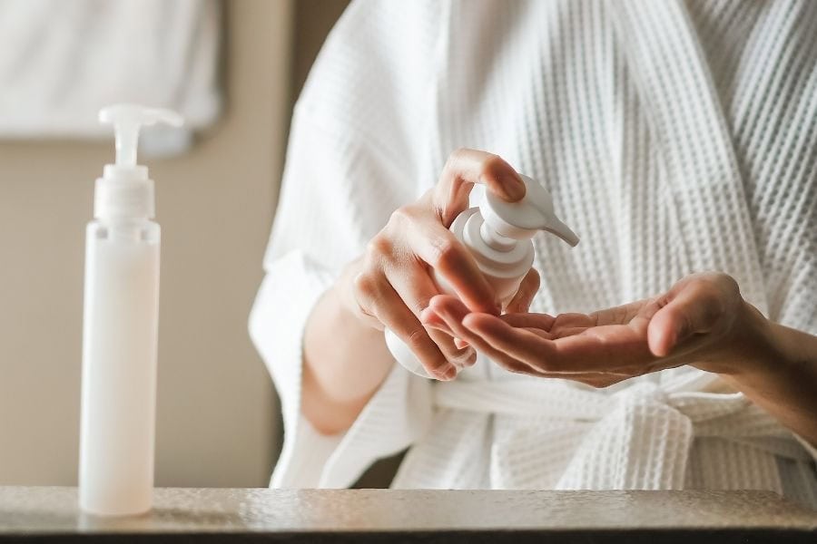 Cách tẩy lông mặt tại nhà cực an toàn, không lo kích ứng 6 Cần tăng cường chăm sóc da sau khi thực hiện cách tẩy lông mặt tại nhà