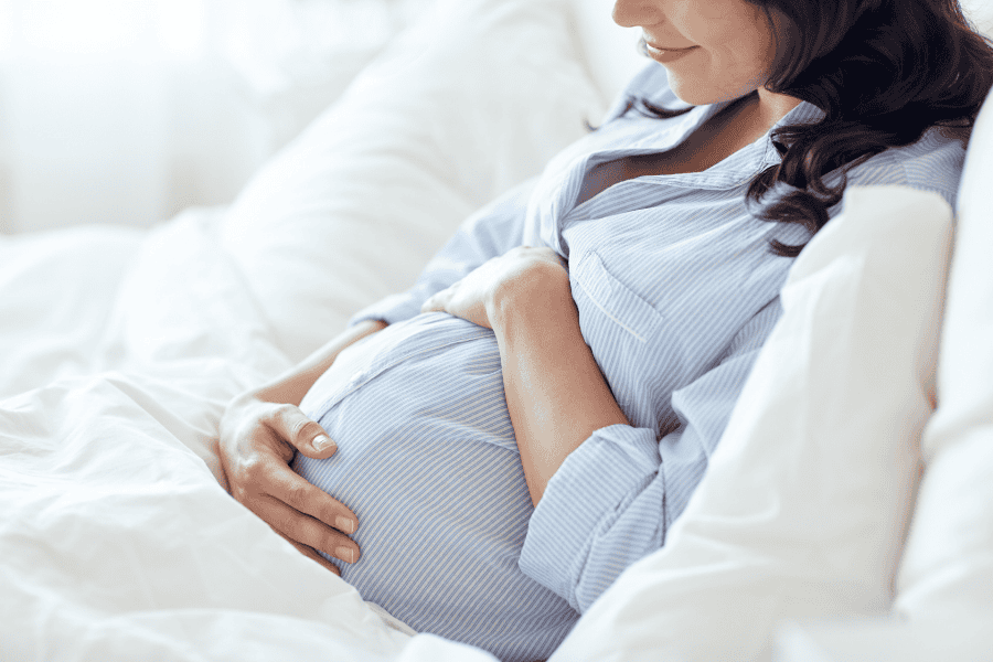 13+ cách trị thâm nách sau sinh cực hiệu quả cho mẹ bỉm 18 Mặc quần áo thoáng khí để da thông thoáng và không tích tụ keratin chết