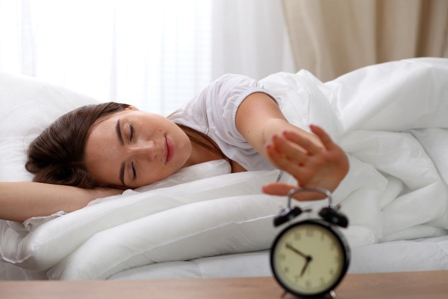 Ngủ đủ giấc giúp xóa nếp nhăn vùng mắt