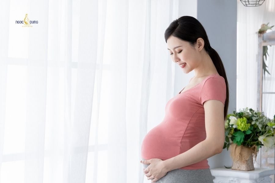 Triệt lông bikini: Bảng giá, quy trình và công nghệ 2026 7 Phụ nữ mang thai nên trì hoãn triệt lông để đảm bảo sức khỏe cho hai mẹ con