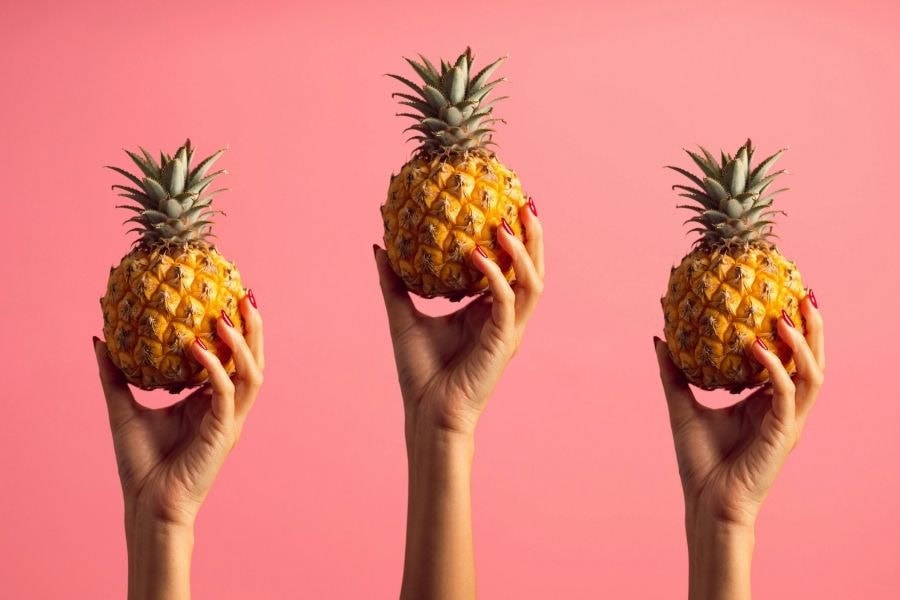 Dùng dứa cũng là một cách tự tẩy nốt ruồi tại nhà an toàn mà bạn có thể tham khảo