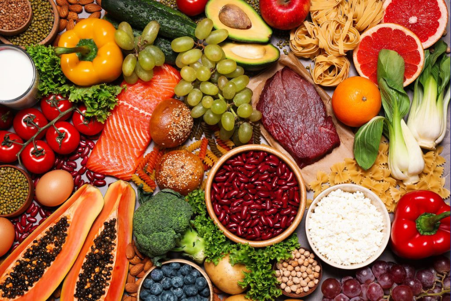 Cách ngăn ngừa nám da hiệu quả giúp duy trì làn da sáng khỏe 12 Bổ sung rau xanh và trái cây giàu Vitamin giúp nuôi dưỡng làn da khỏe mạnh, hỗ trợ mờ nám từ bên trong