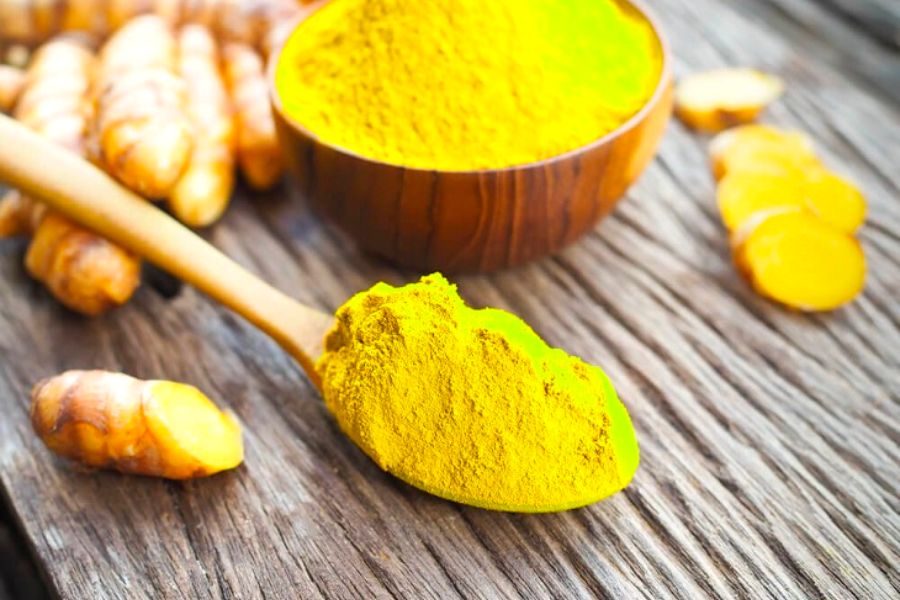  Hãy tận dụng thành phần curcumin trong bột nghệ để làm trắng vùng da mông