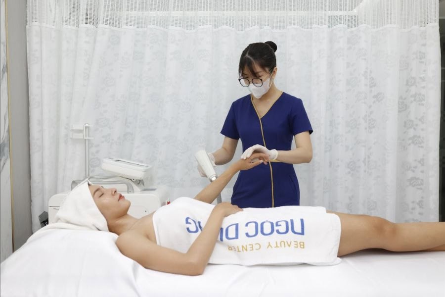 Viêm nang lông là gì? Nguyên nhân, dấu hiệu và phòng ngừa 10 Trị viêm nang lông bằng công nghệ laser tại Thẩm mỹ viện Ngọc Dung