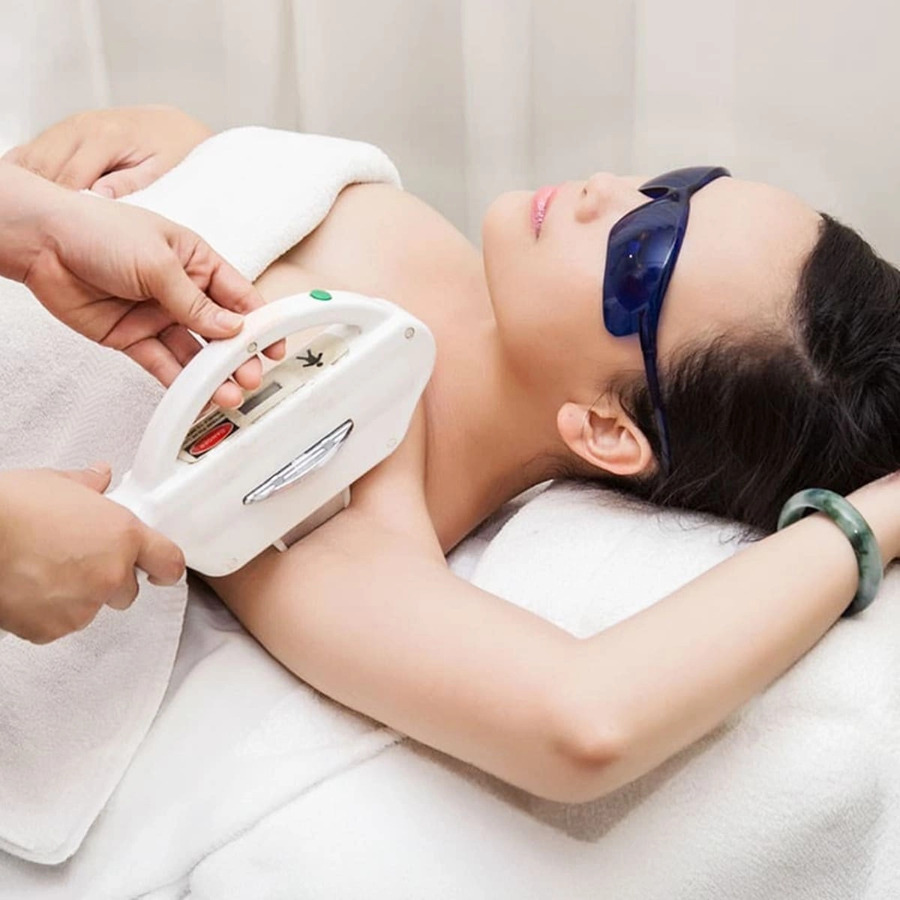 Triệt lông nách bằng Laser