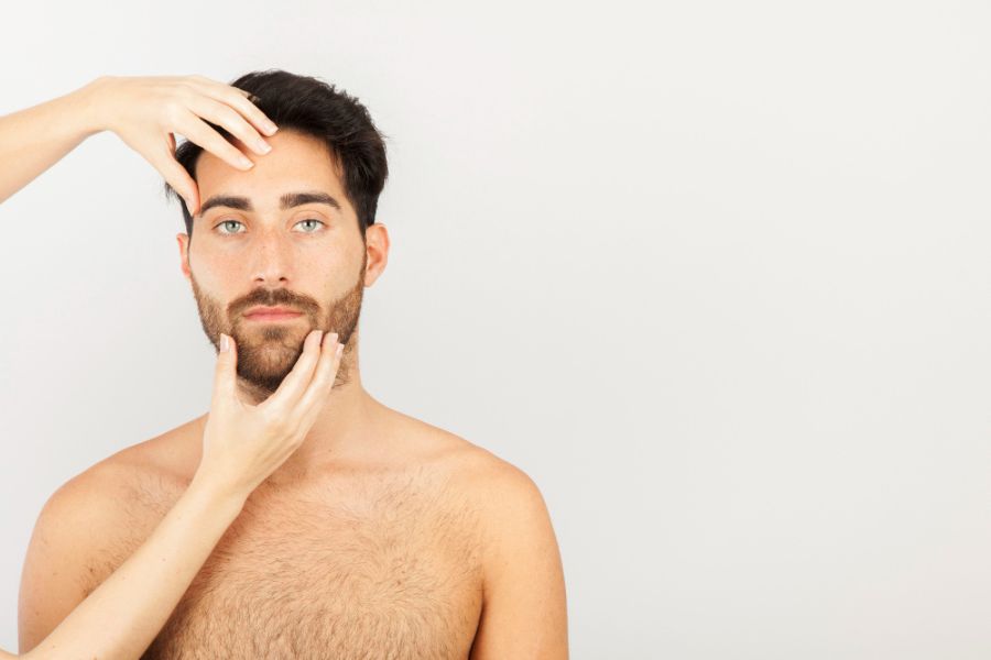Nam giới có nên triệt râu không?