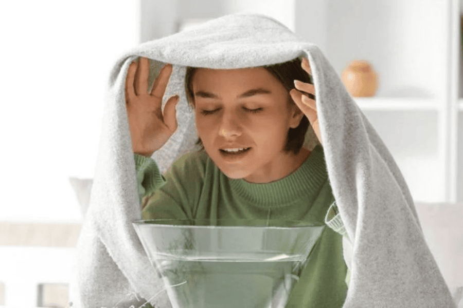Xông hơi chỉ nên thực hiện với tần suất phù hợp để tránh làm da mất nước hoặc trở nên nhạy cảm hơn