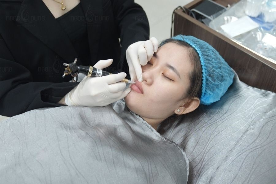 Ngọc Dung mang đến dịch vụ phun môi đẹp và hạn chế nguy cơ nổi mụn nước sau phun
