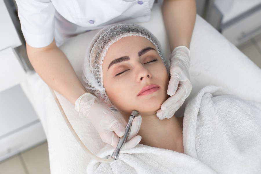 Mài da vi điểm là một phương pháp để đẩy lùi vết thâm sẹo trên da cực hiệu quả. Mài da vi điểm là một phương pháp để đẩy lùi vết thâm sẹo trên da cực hiệu quả.