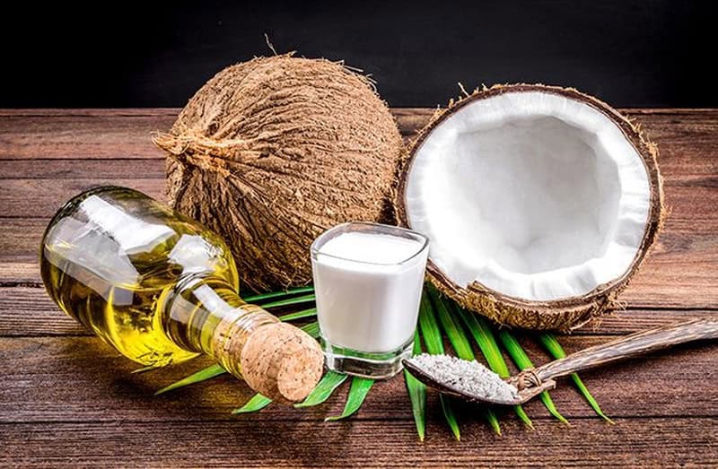 Dầu dừa chỉ xử lý các vết thâm trên bề mặt da 