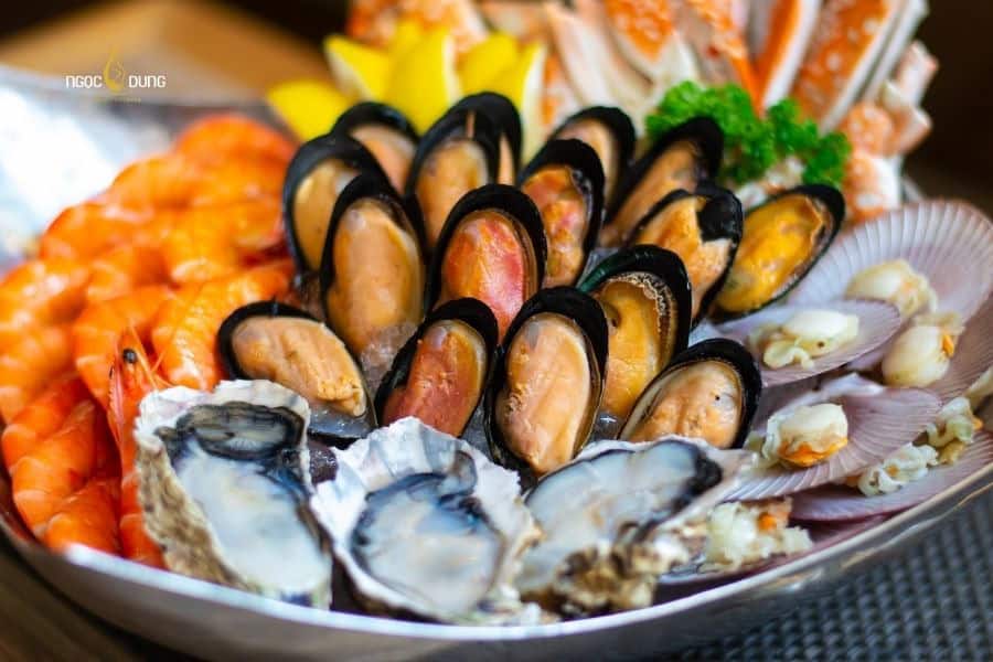 Giải đáp sau phun môi kiêng hải sản bao lâu Ngọc Dung 4 Bạn cần kiêng ăn gần như toàn bộ các loại hải sản sau khi phun môi xong