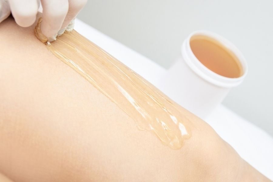Sau khi triệt lông nên kiêng gì để đạt hiệu quả tối đa? 9 Không tự ý wax lông khi đang đi liệu trình triệt lông