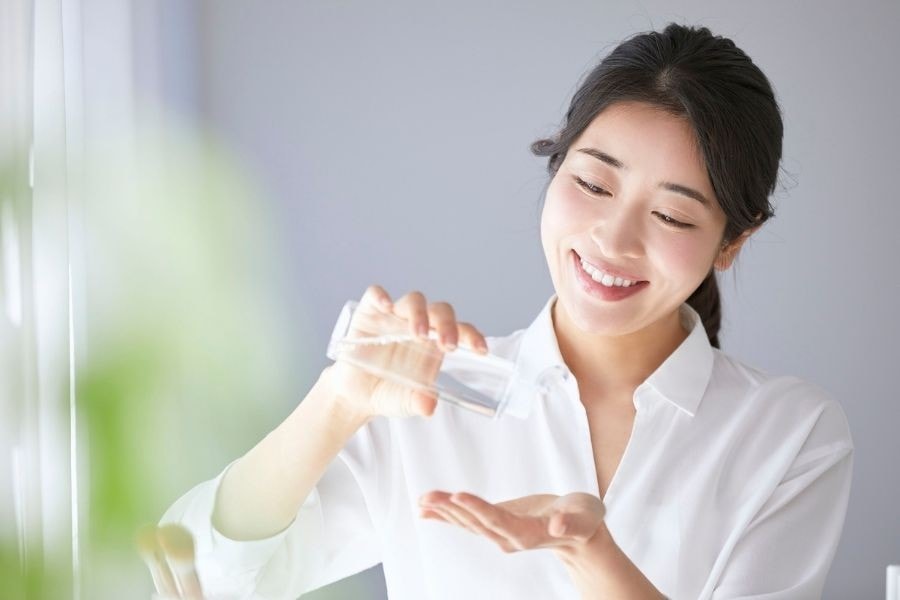 Cách triệt lông mặt tại nhà an toàn và ít kích ứng 13 Làm dịu da sau tẩy lông mặt giúp giảm nóng rát và hỗ trợ da ổn định nhanh hơn