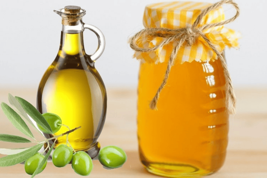 Trị tàn nhang bằng dầu oliu có hiệu quả không? Cách thực hiện đúng và an toàn 8 Hỗn hợp mặt nạ mật ong và dầu oliu vừa dưỡng ẩm vừa dưỡng sáng da