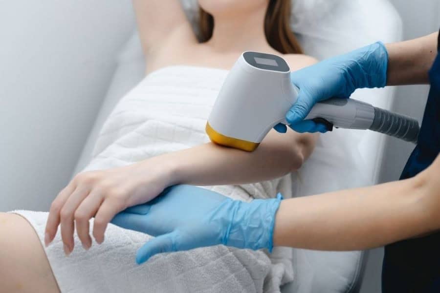 Triệt lông tay với công nghệ cao là giải pháp hiệu quả nhất hiện nay