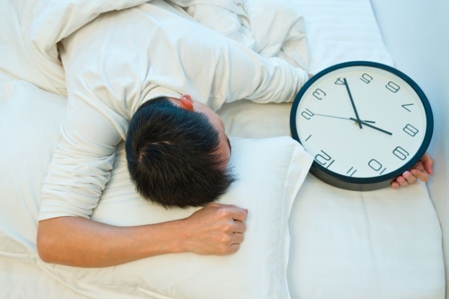 Uống gì để trị thâm quầng mắt? Top các thức uống và thực phẩm giúp đôi mắt sáng khỏe 10 Thiếu ngủ gây thâm mắt thường xảy ra với dân văn phòng