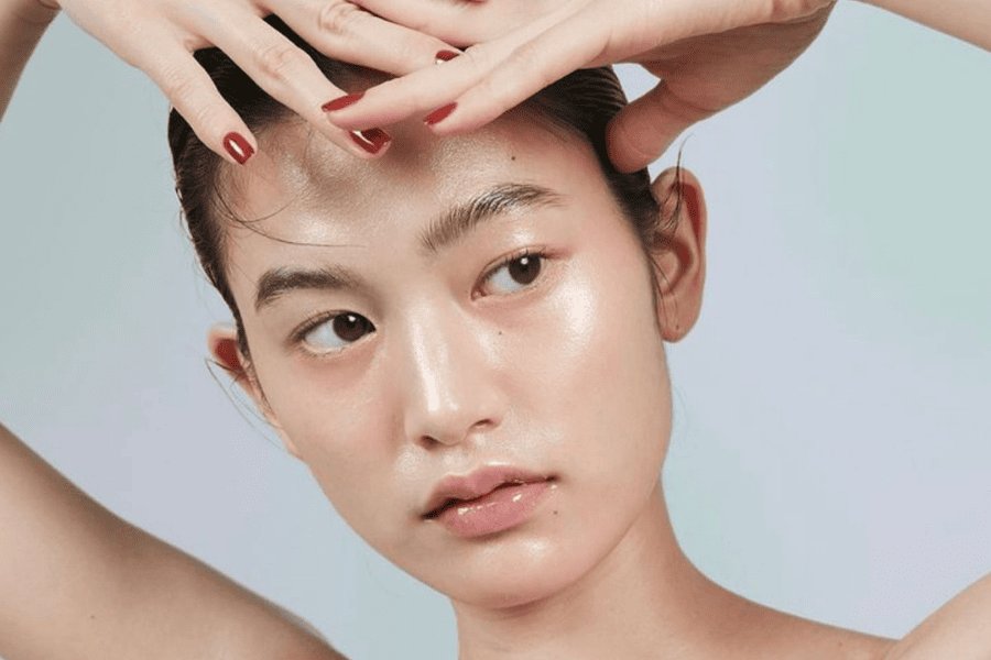 Trị tàn nhang bằng dầu oliu có hiệu quả không? Cách thực hiện đúng và an toàn 2 Dầu oliu giúp cải thiện bề mặt da, mang lại cảm giác mịn màng và tươi sáng hơn theo thời gian