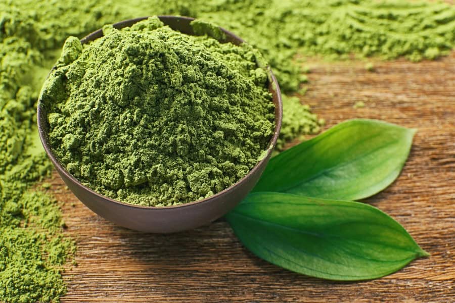 Bột trà xanh vừa triệt lông vừa hỗ trợ tẩy tế bào chết cho da