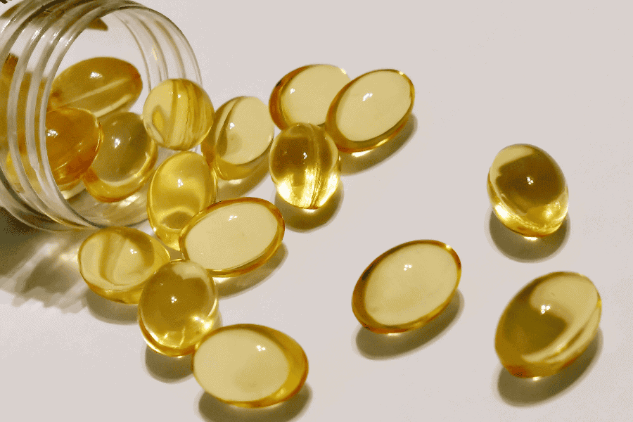 7 cách làm mờ vết thâm mụn bằng dầu dừa tại nhà hiệu quả 3 Vitamin E thúc đẩy sản xuất collagen và tăng tốc chu kỳ đổi mới tế bào biểu bì