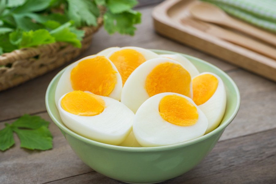 Bạn có thể chế biến trứng thành nhiều món ăn giảm cân khác nhau như trứng chiên, trứng luộc, trứng hấp,...
