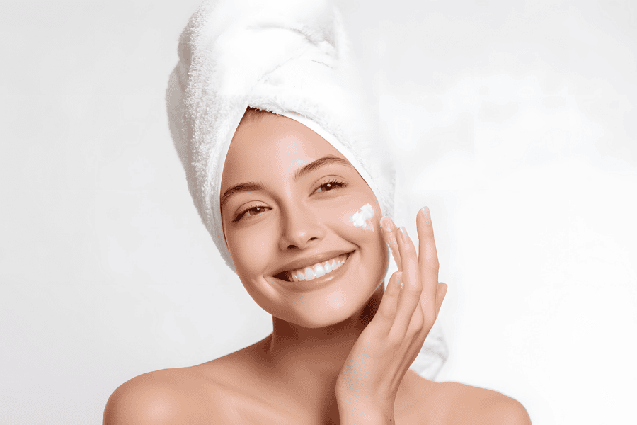 Da mặt sần sùi: Nguyên nhân, dấu hiệu và cách điều trị 6 Dưỡng ẩm da hàng ngày giúp phục hồi hàng rào bảo vệ da hiệu quả