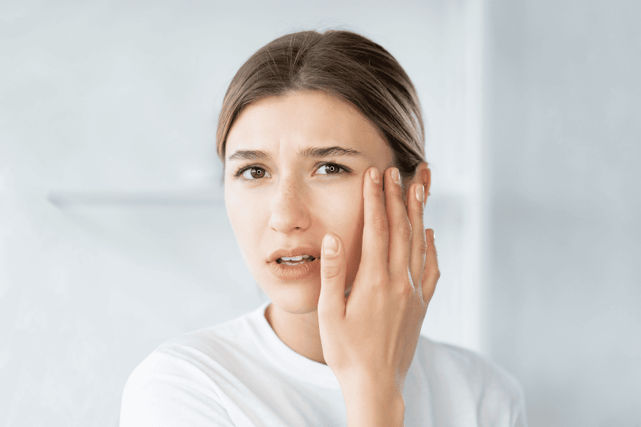 Da khô thiếu chất gì? Cách bổ sung dưỡng chất giúp da căng mịn 12 Những dấu hiệu da bị khô do thiếu các dưỡng chất cần thiết