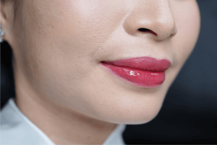 Phun môi Collagen giúp mang lại đôi môi hồng hào, tràn đầy sức sống