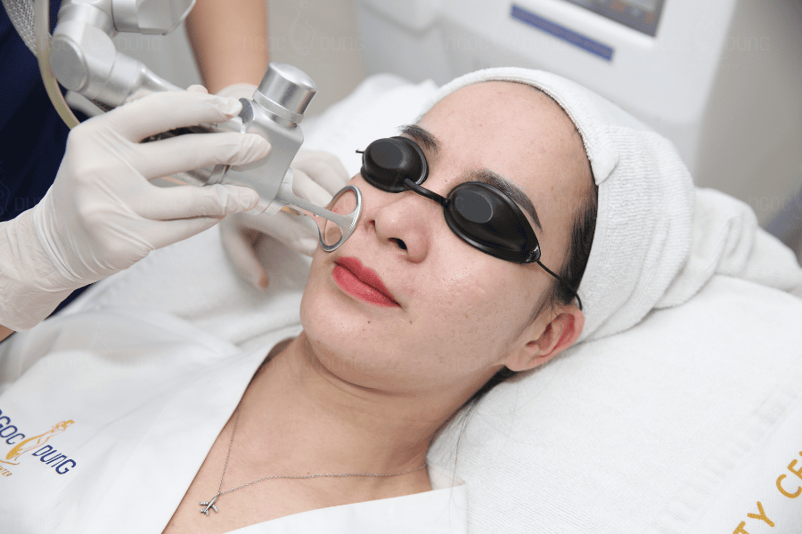 Dùng công nghệ hiện đại trị mụn sẽ tốt hơn so với phương pháp tự nhiên