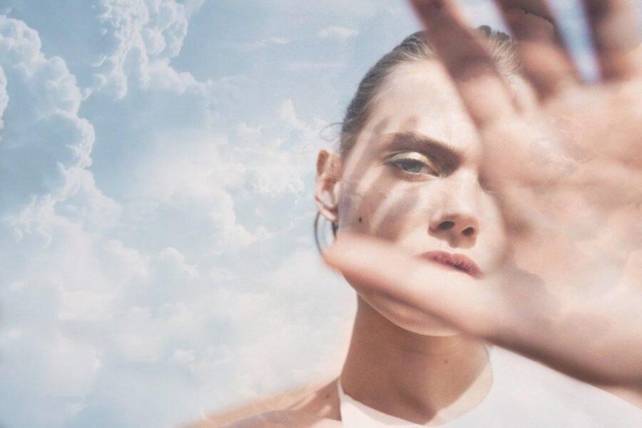 Tiếp xúc lâu dài với môi trường ô nhiễm gây ra tình trạng sạm da