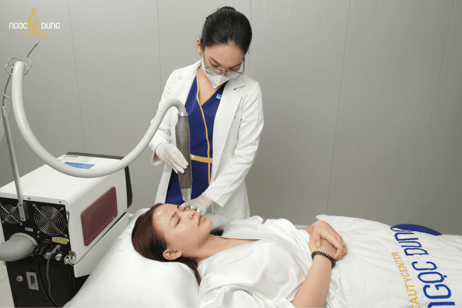 TMV Ngọc Dung sử dụng công nghệ laser CO₂ Fractional giúp điều trị thâm hiệu quả hơn