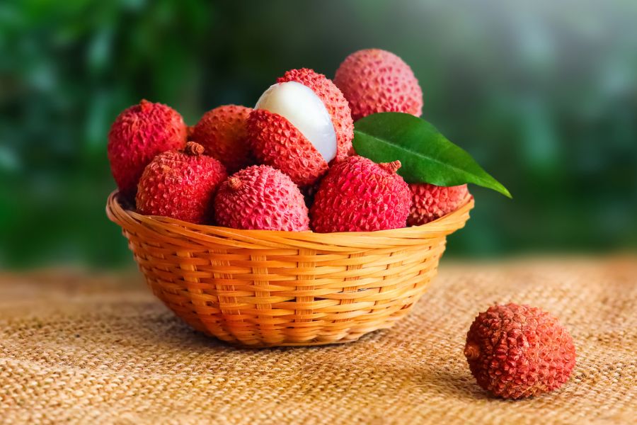 Trái vải làm cơ thể nóng và gây ra mụn