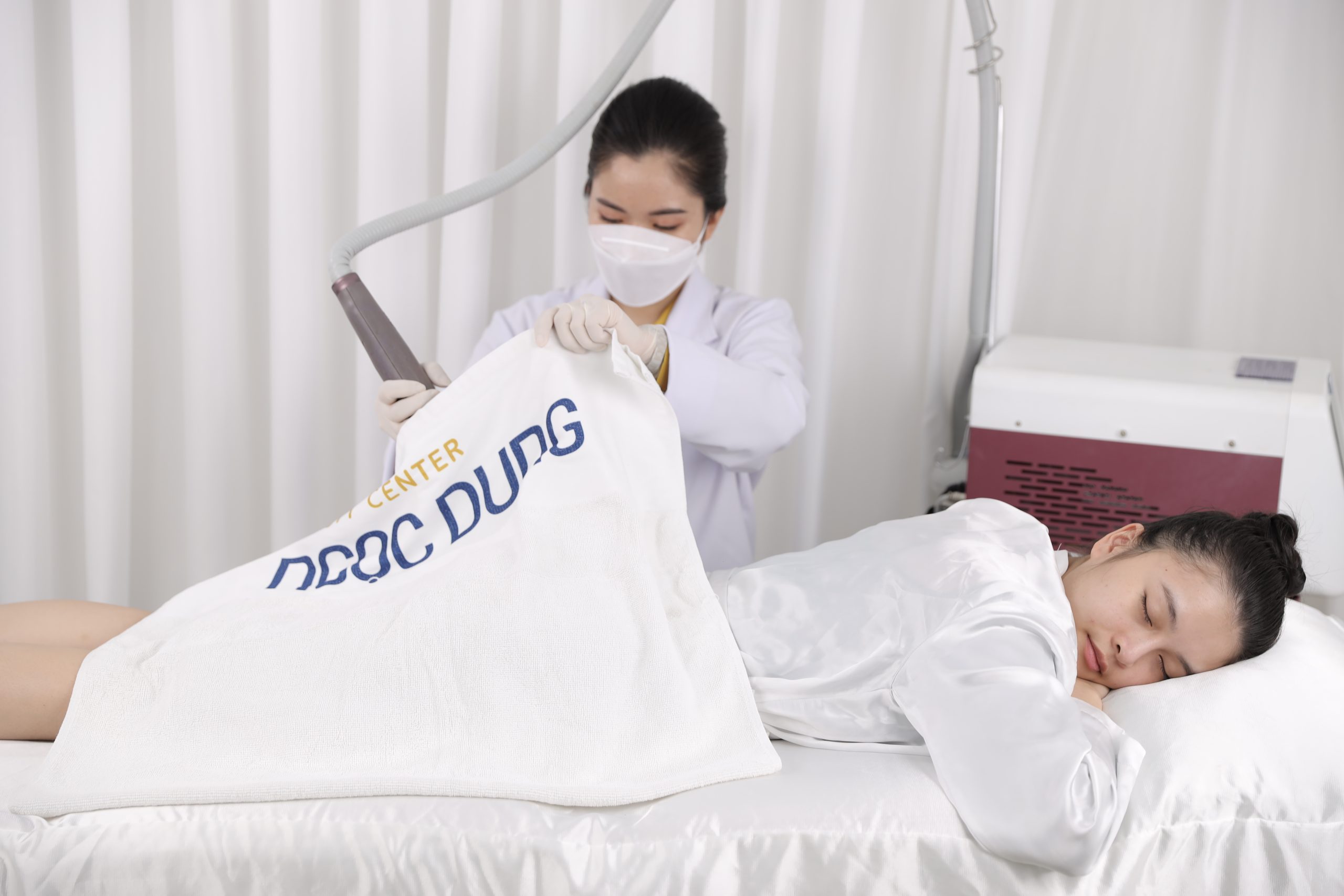 Nguyên nhân và cách trị mụn trứng cá ở lưng hiệu quả, cấp tốc 6 Ngọc Dung mang đến giải pháp trị mụn trứng cá mọc ở lưng an toàn và hiệu quả