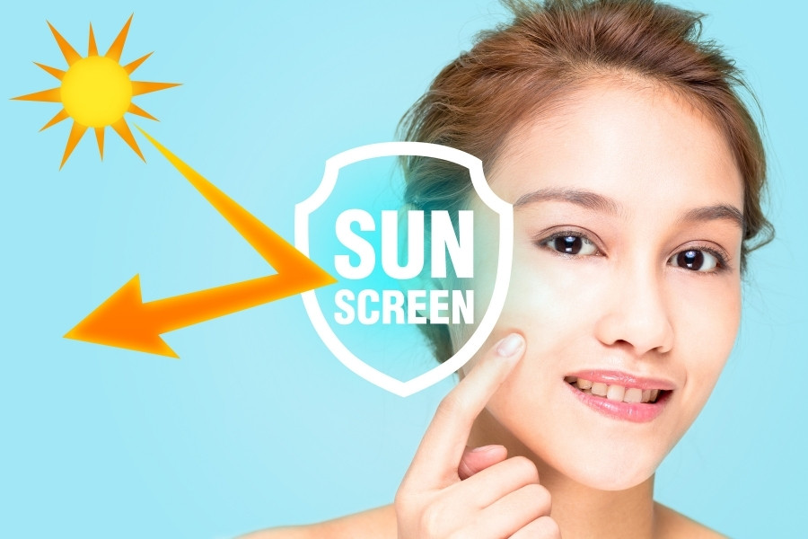 Việc bôi vitamin E lên mặt giúp bảo vệ da khỏi những tổn thương do tia UV