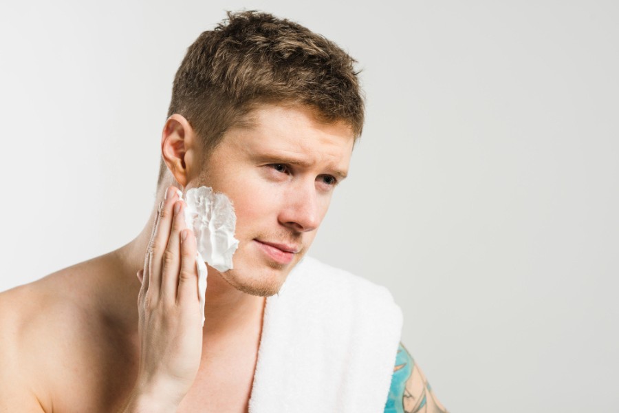 Rửa mặt là một trong các bước skincare nam quan trọng nhất