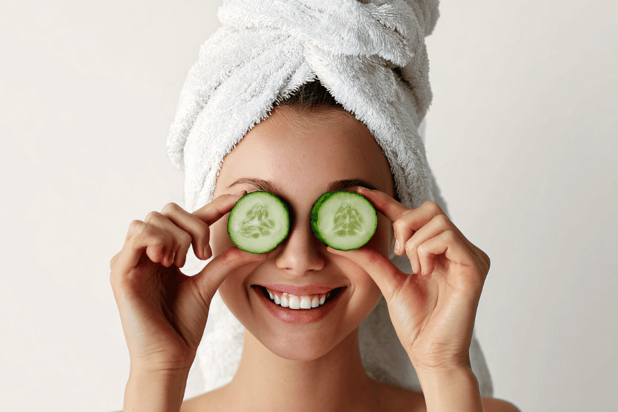 Mặt nạ mắt giúp thư giãn và cung cấp đủ ẩm cho da 